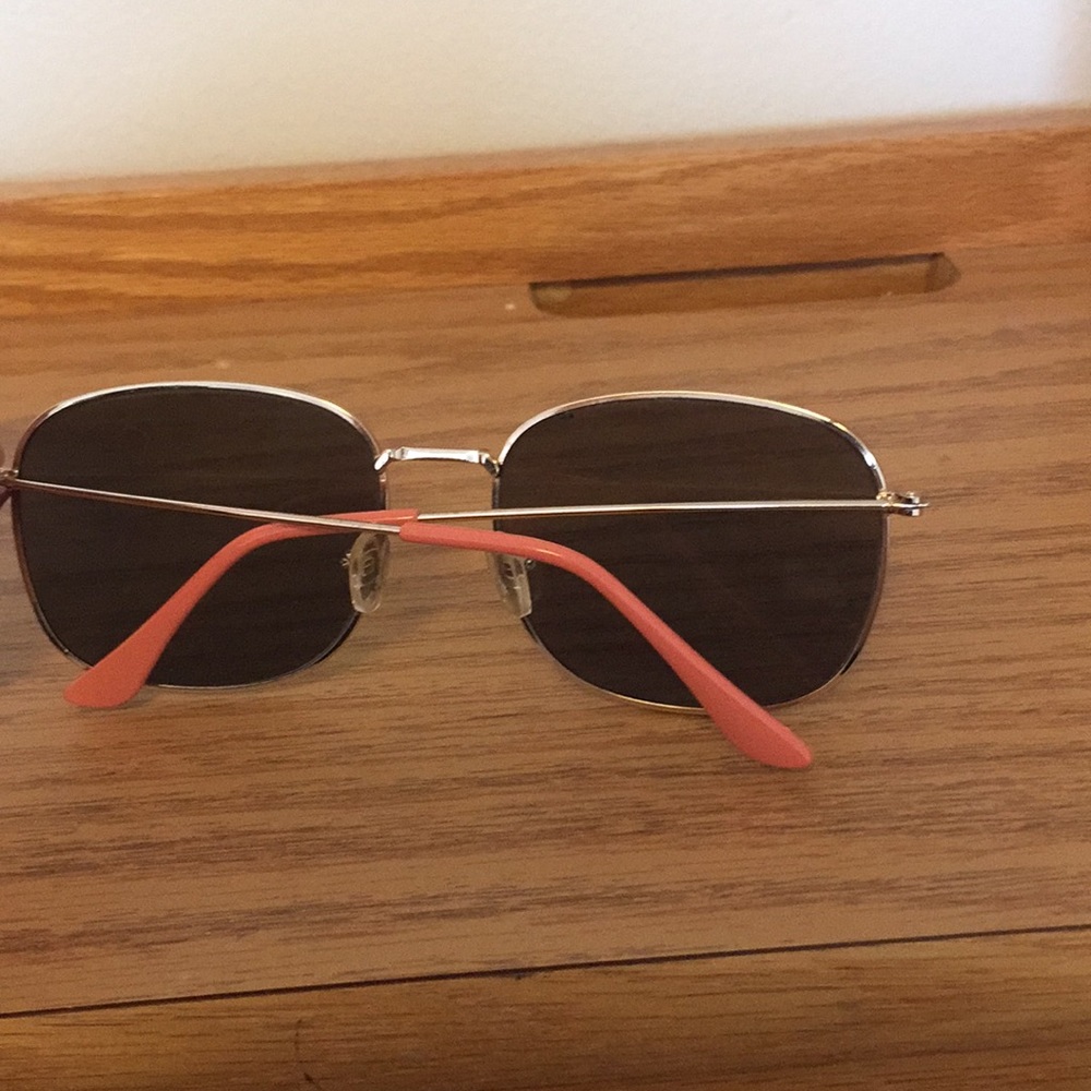 American Eagle Sun Glasses - Picture 3 of 3